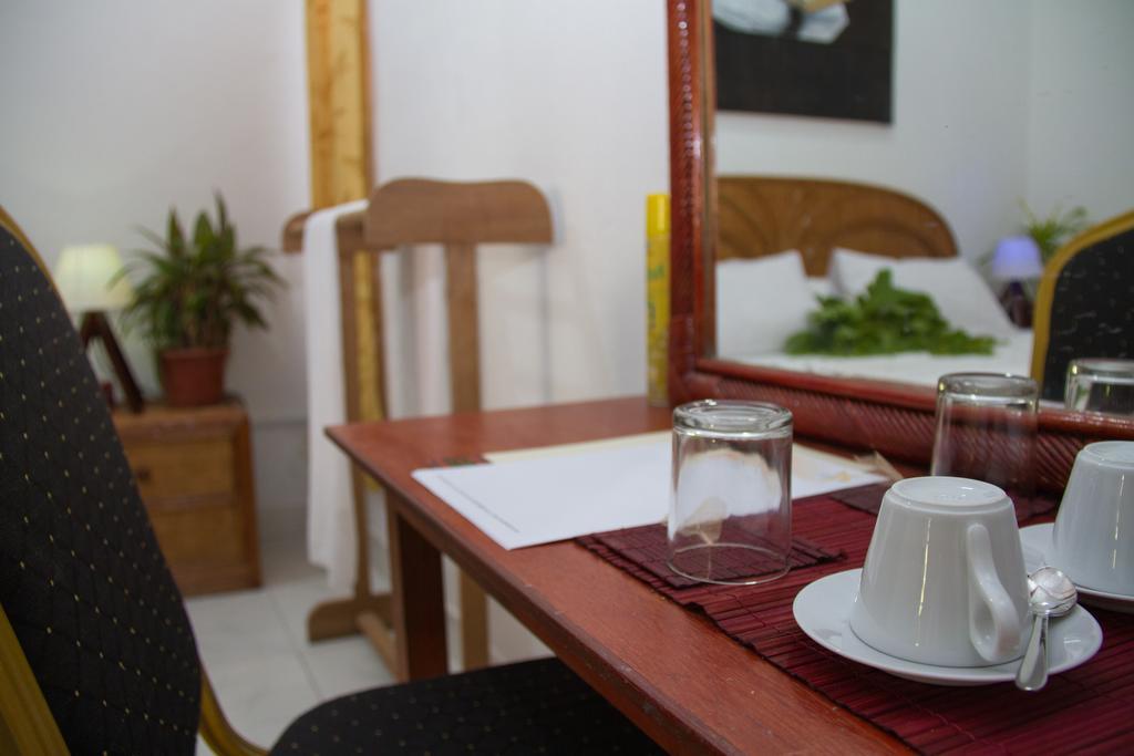 Alvi Star Inn Thulhaadhoo Room photo